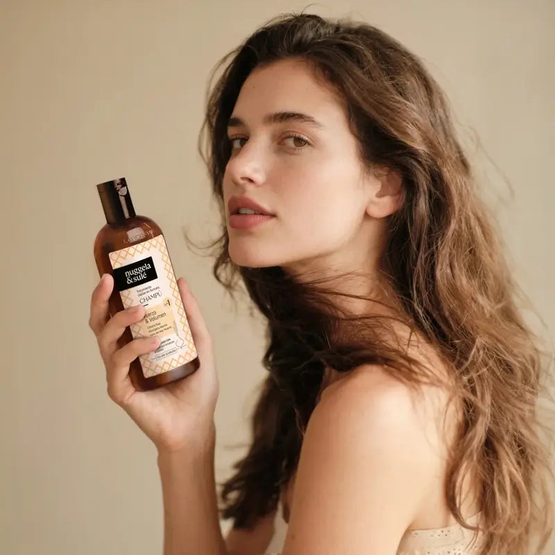 Nuggela & Sule Shampooing Premium à l'extrait d'oignon Cheveux faibles et gras 250 ml